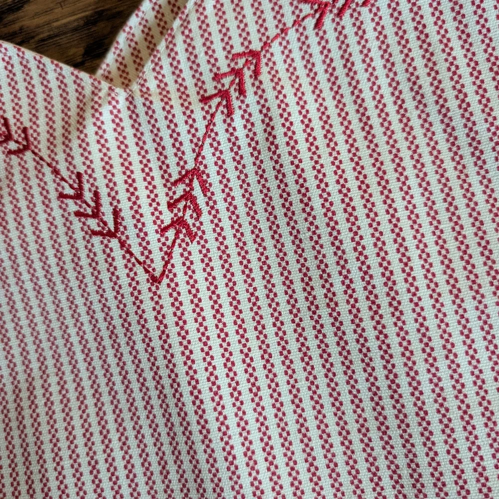 cupcakes & cashmere Set Of 6 Red Striped Heart Shaped Placemats‎